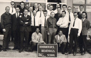 Elle Wiltjer op de 36e klas van de Koninkrijks Bedieningsschool